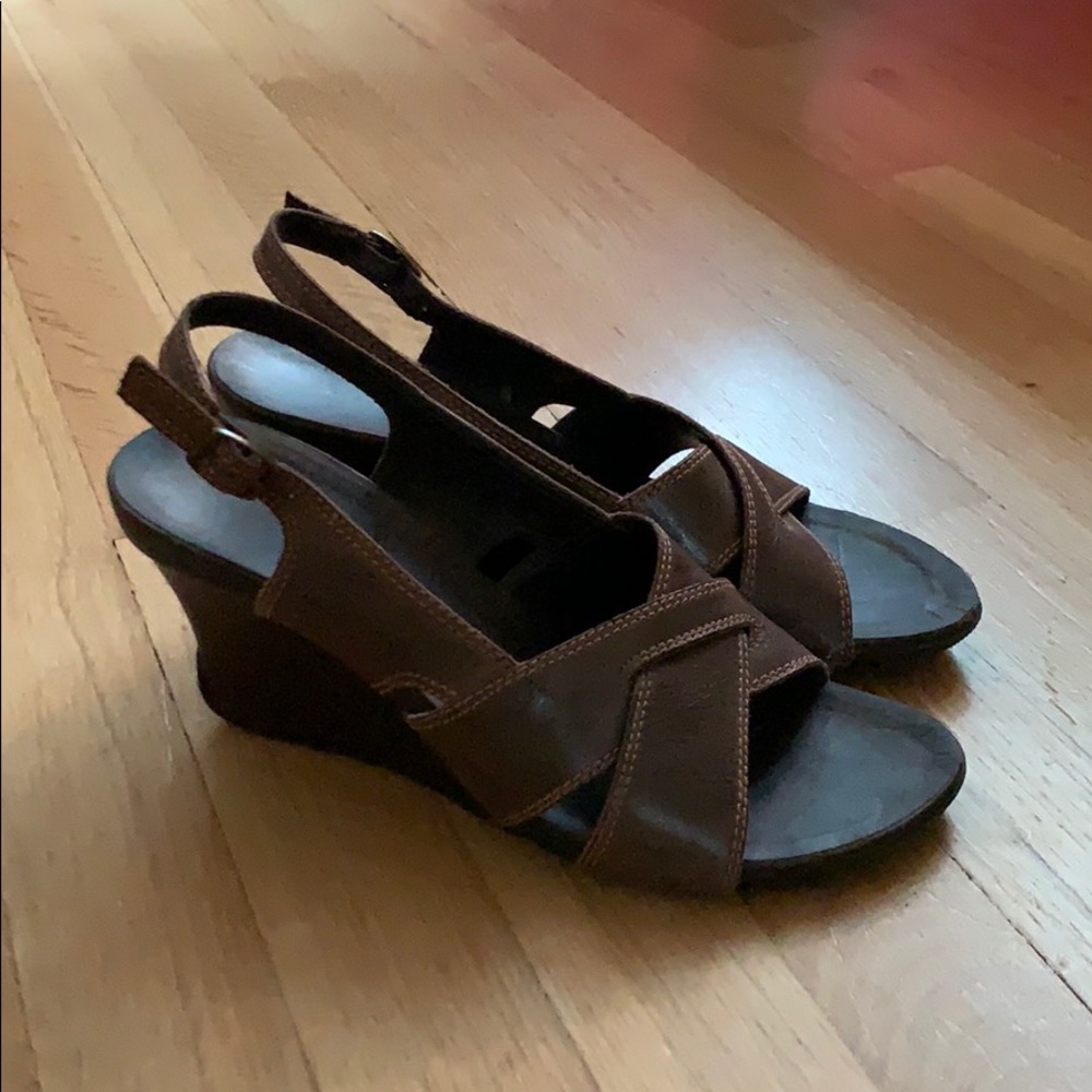 Kenneth Cole Reaction slingback wedge heel. Size 7